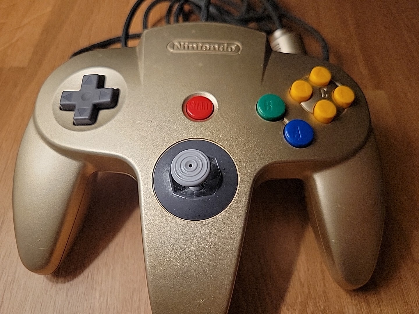 Official Nintendo 64 N64 Gold Limited Edition Authentic NUS-005 OEM