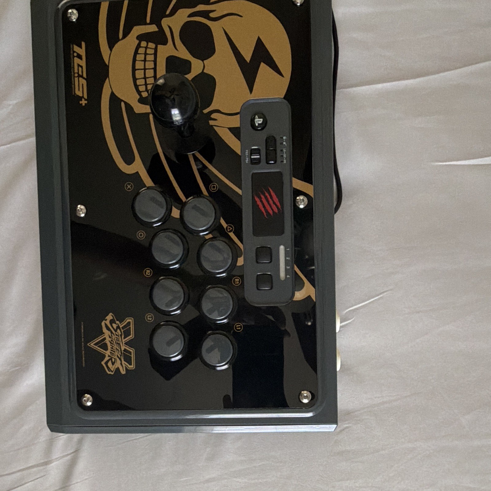 Mad Catz T.E.S+ Street Fighter V Arcade Fight Stick for PS4 USB Wired Black/Gold