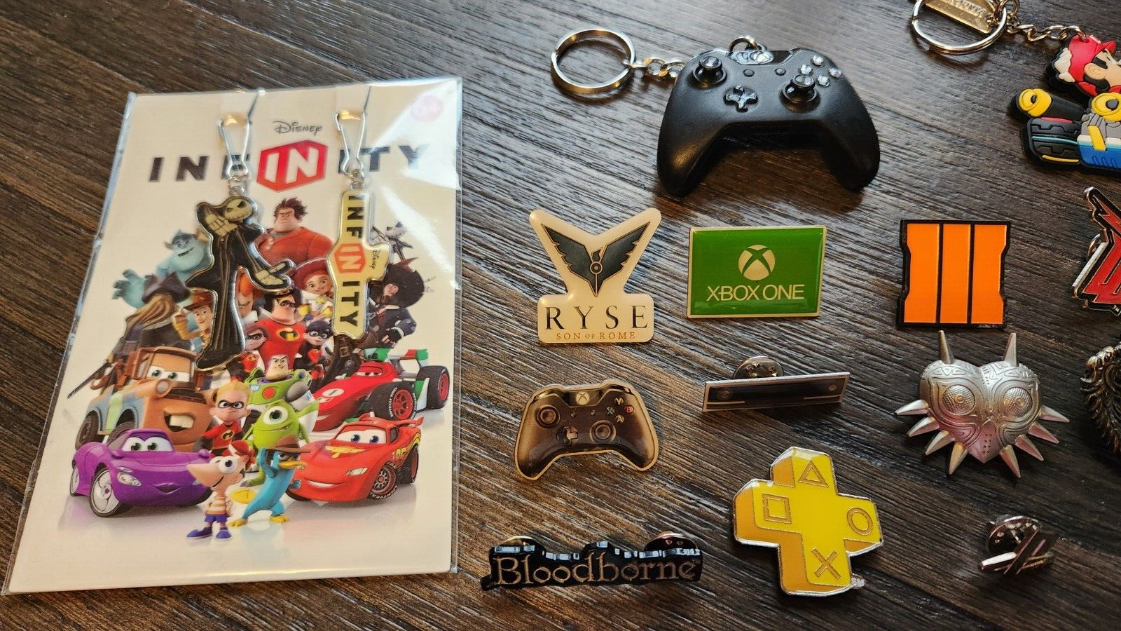 Lot of (16) Video Game Pins & (4) Key Chains – Various Gaming Platforms