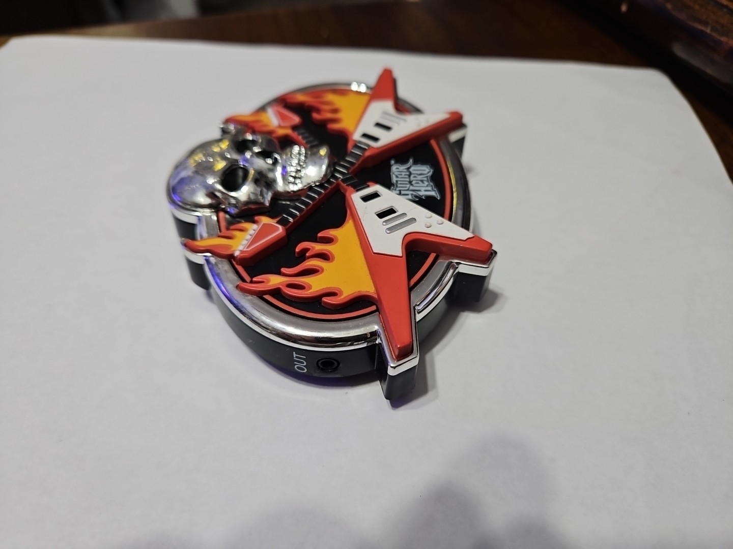 Guitar Hero 4.25″ Belt Buckle with Crossed Guitars, Skull & Flames 2007 Jada Toy