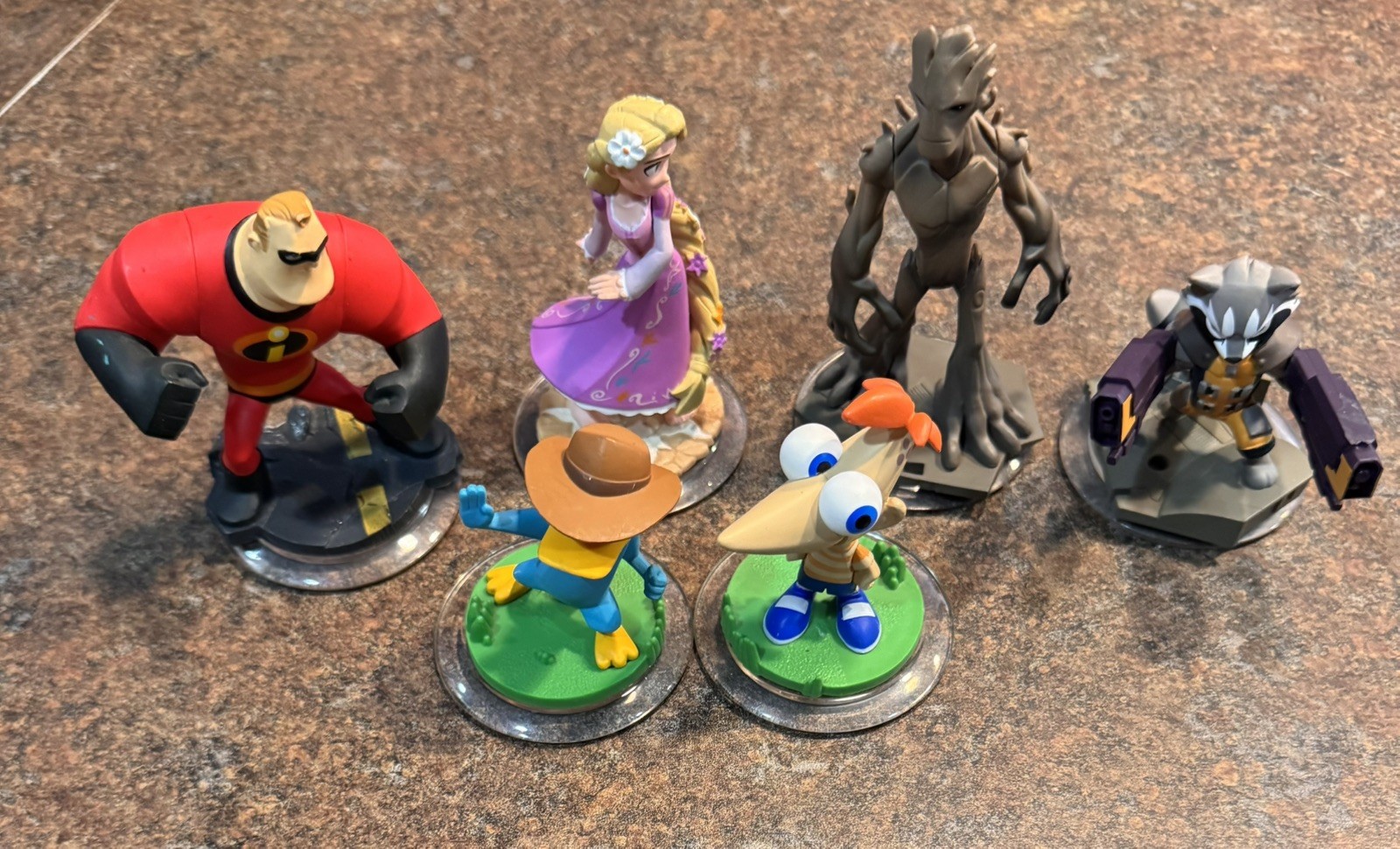Large Lot of 58 Disney Infinity Figures & 34 Power Discs!