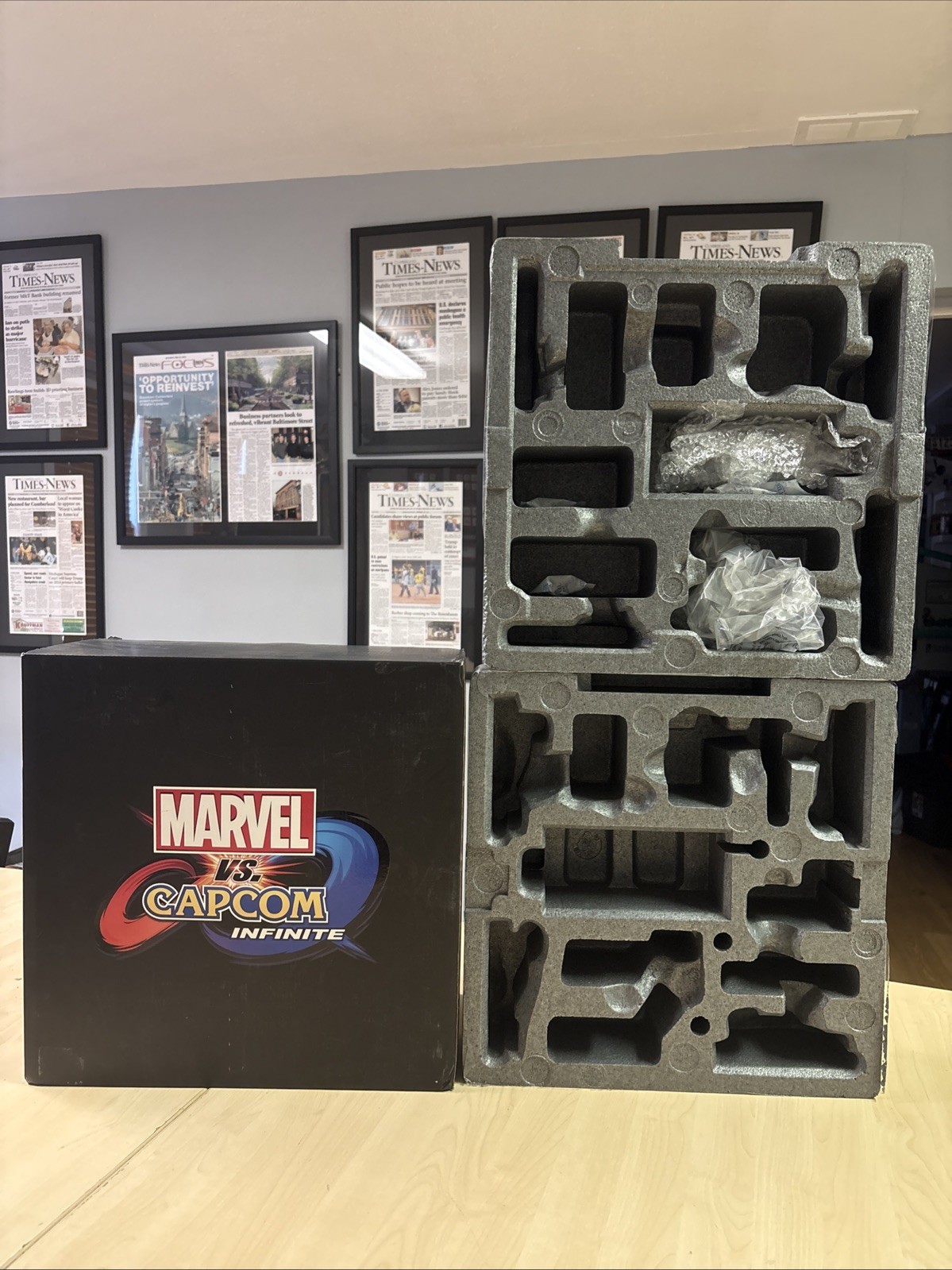 MARVEL VS. CAPCOM INFINITE COLLECTORS EDITION BOX/STYROFOAM ONLY-NO FIGURES/GAME