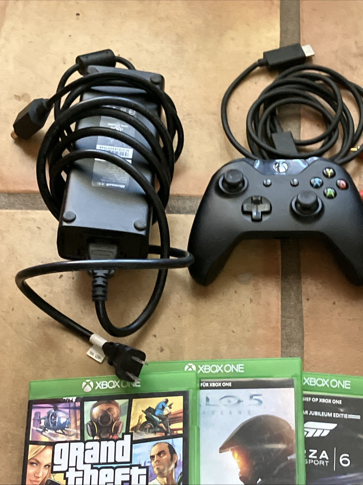 Microsoft XBox 360 S Console Model 1439 250gb Kinect Bundle Used With 12 Games