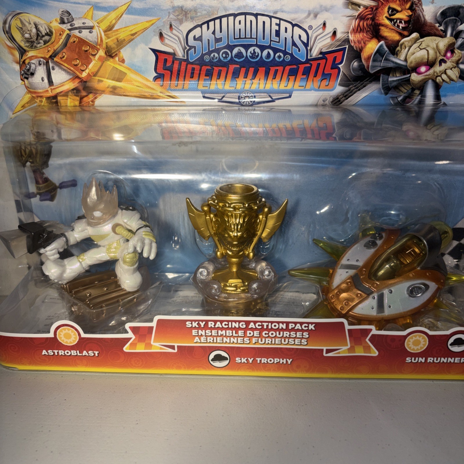 Skylanders Superchargers Sky Racing Action Pack Astroblast Sun Runner Trophy NIB