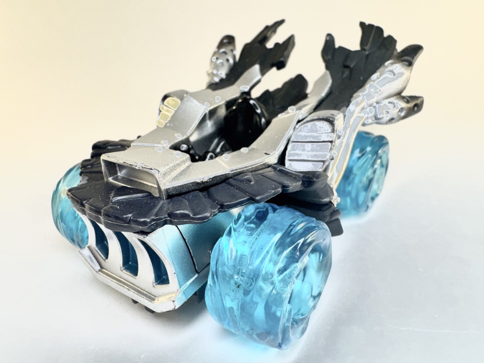 Skylanders Superchargers Dark Spitfire & Hot Streak Vehicle.