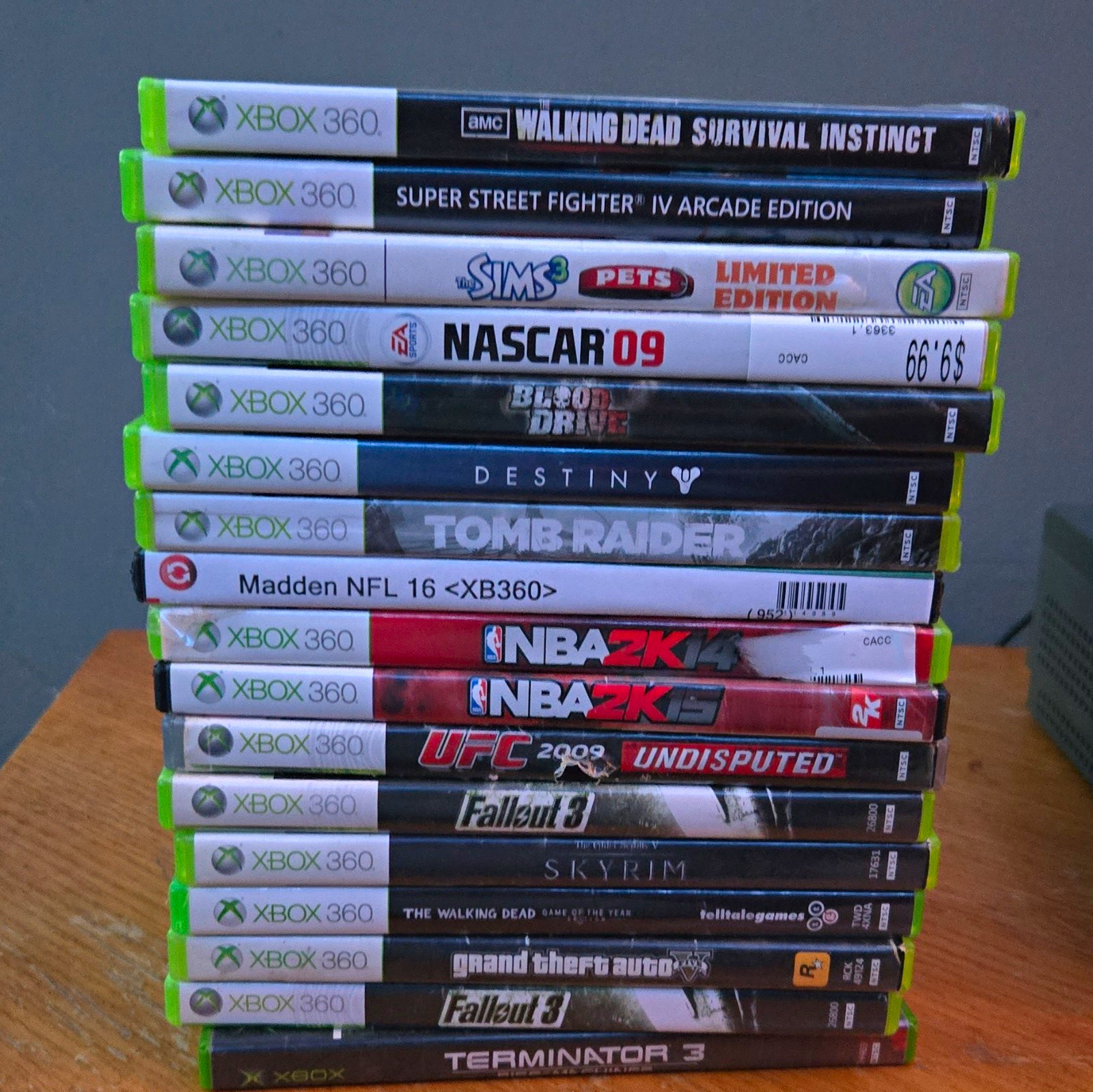 Microsoft Xbox 360 Game Lot Of 17 Walking Dead, Skyrim, GTA 5, Fallout 3, NBA 2K