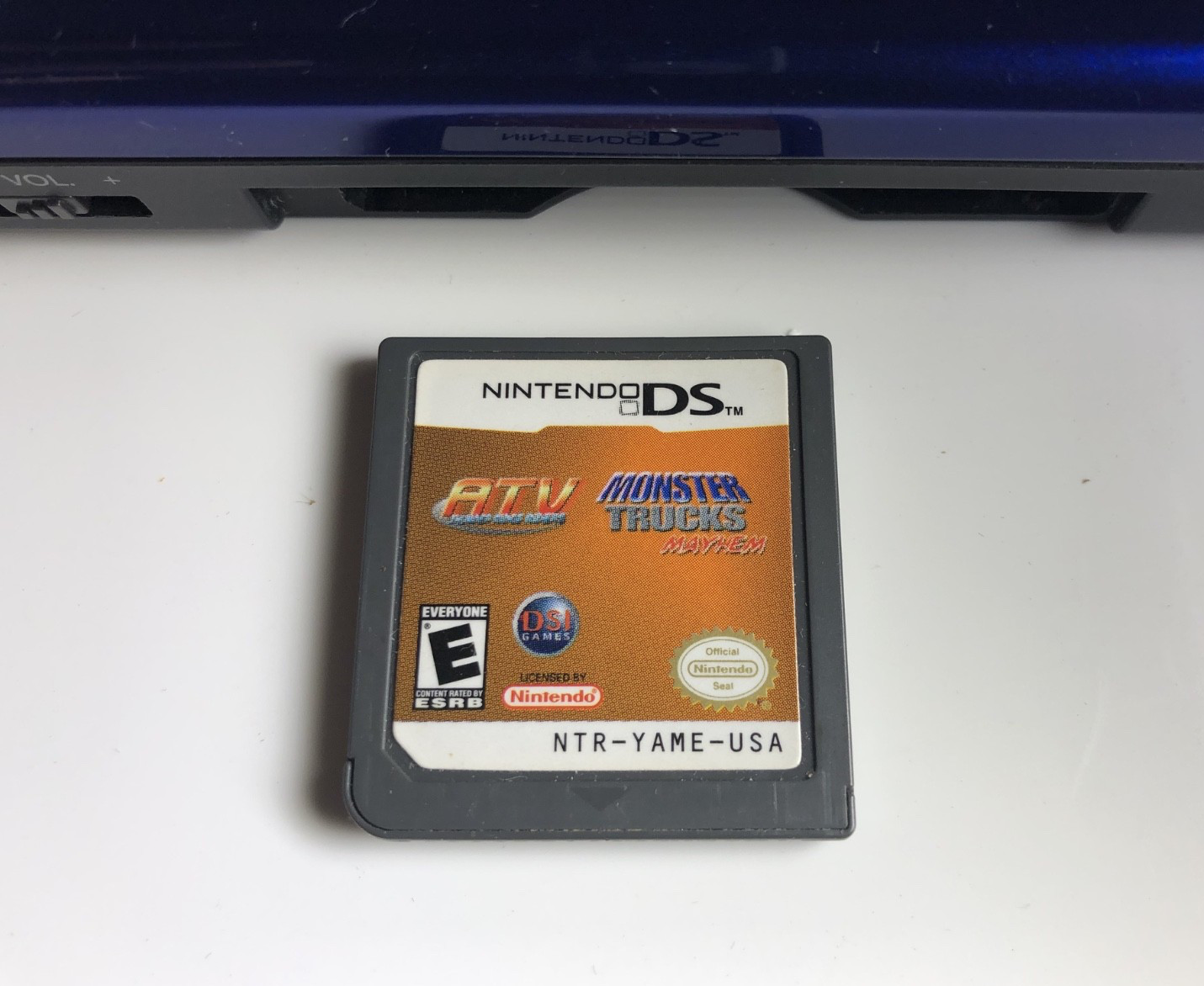 Nintendo DS Lite Blue w/ 1 game – No Charger/Stylus/GBA port Cover – Loose hinge