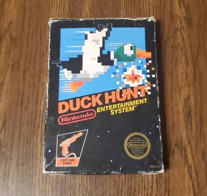 Nintendo NES Duck Hunt With Box + Zapper