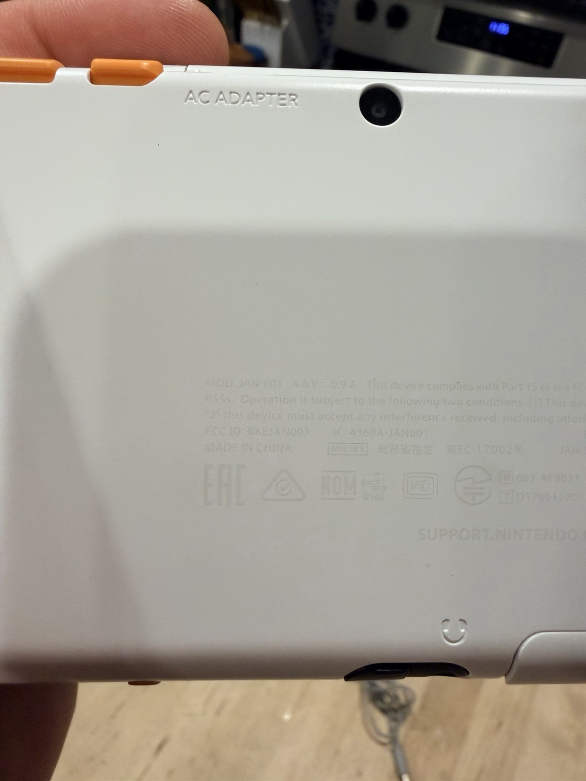 Nintendo 2DS XL Console White/Orange (NEAR MINT) Tested