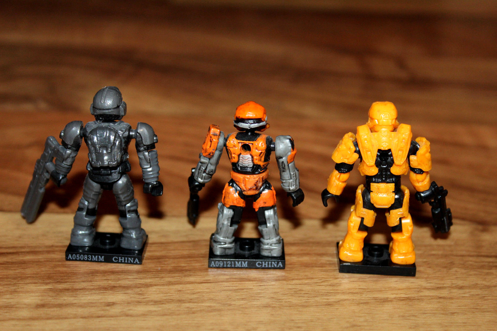 Mega Bloks Mega Construx Halo Figure Set Spartan Yellow Purple Orange Gold Grey