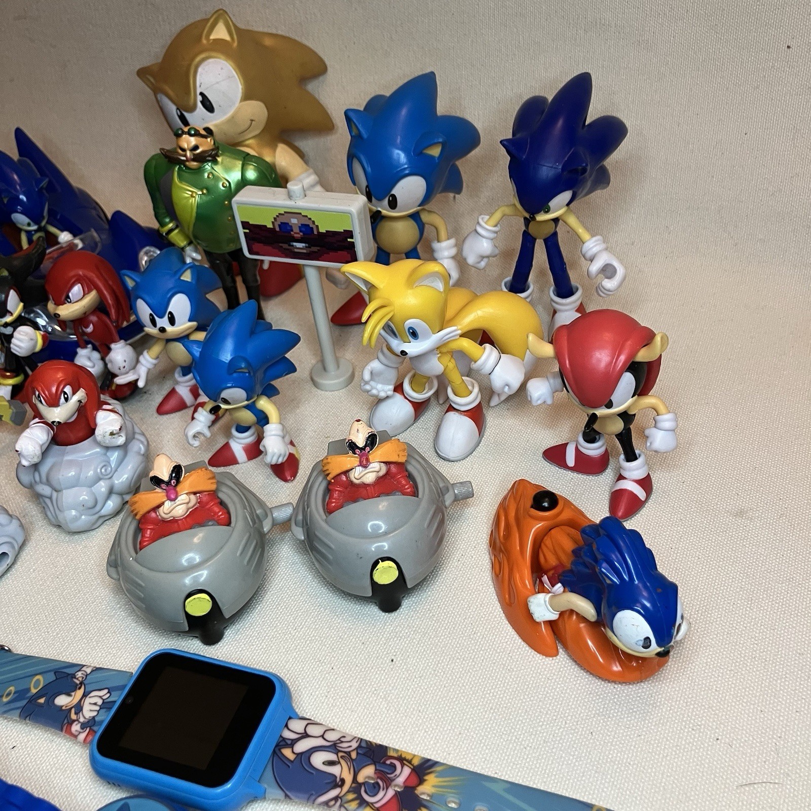 Sega Sonic The Hedgehog Mixed Lot Of Toys, Figures & Collectibles
