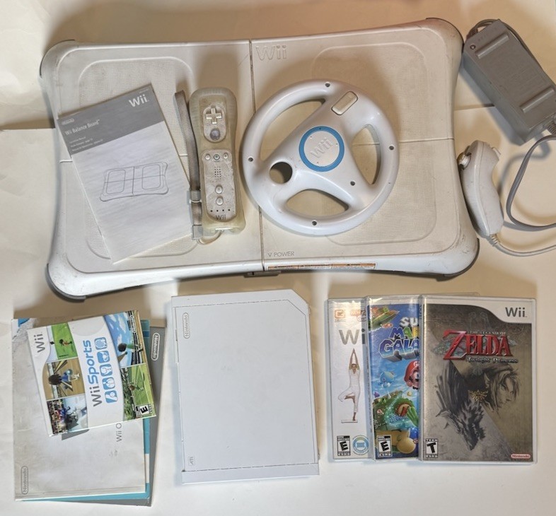 Nintendo Wii Console Bundle Working Tested w/ 2 Remotes Wii Sports Resort WiiFit