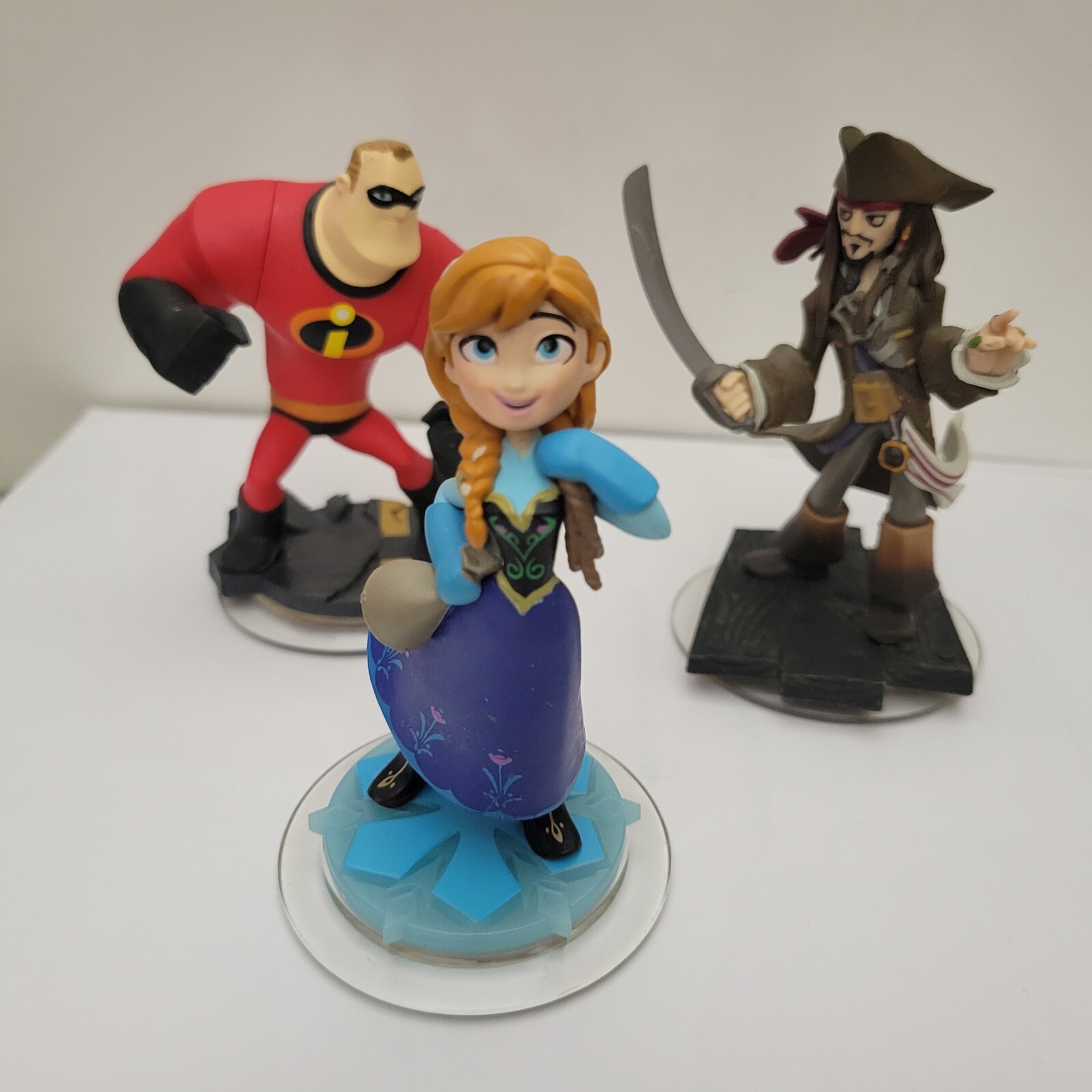 Disney Infinity Play Set with Mr. Incredible Jack Sparrow Anna Frozen