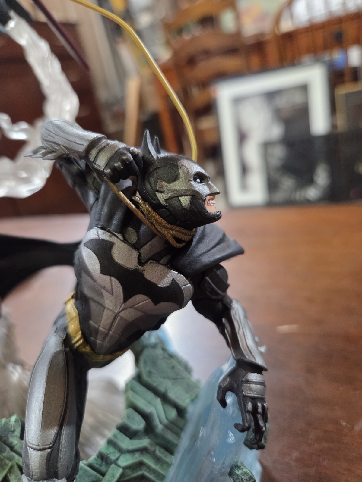 Batman and Wonder Woman Injustice: Gods Among Us Collector’s Edition Statue