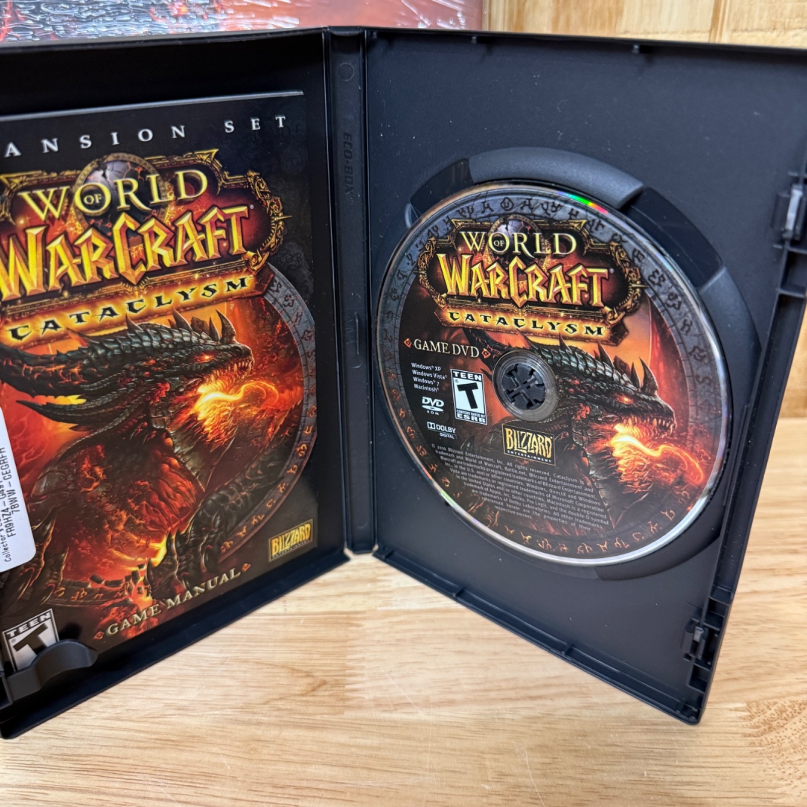World of Warcraft Cataclysm Collector’s Edition Box Set Cards Book WOW Game PC