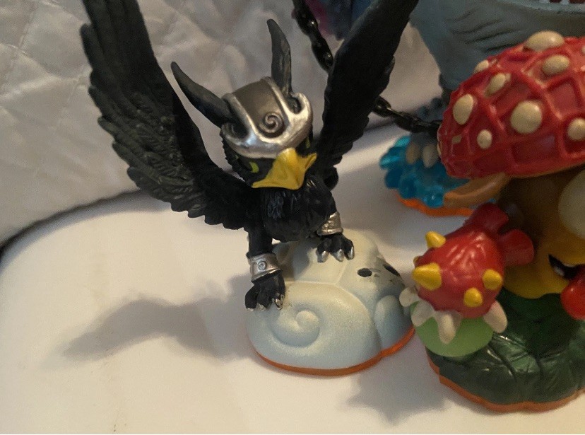 NEEDS TO GO ASAP – Skylanders Lot Of Characters, 2 Portals, & 2 Games