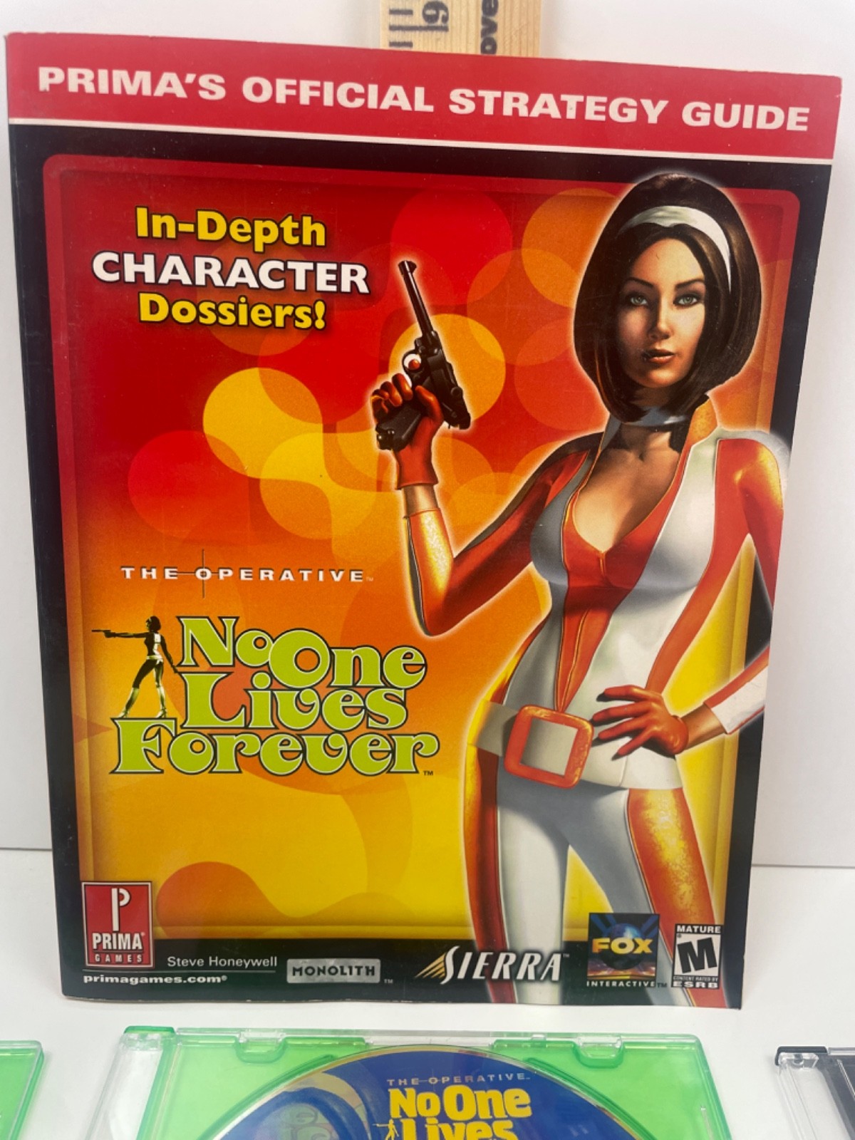 The Operative No One Lives Forever PC Game 2001 w/ strategy guide, music CD
