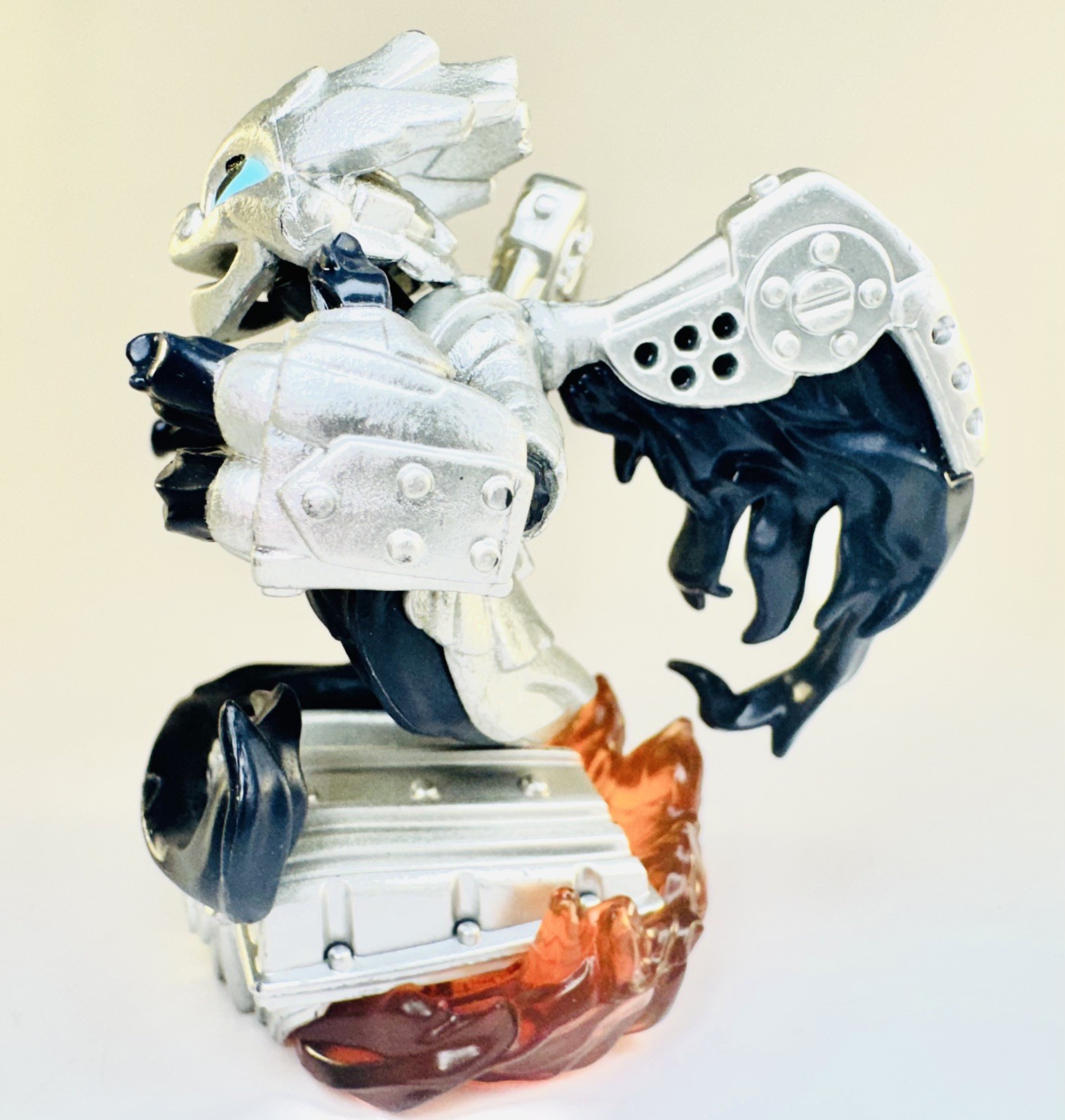 Skylanders Superchargers Dark Spitfire & Hot Streak Vehicle.