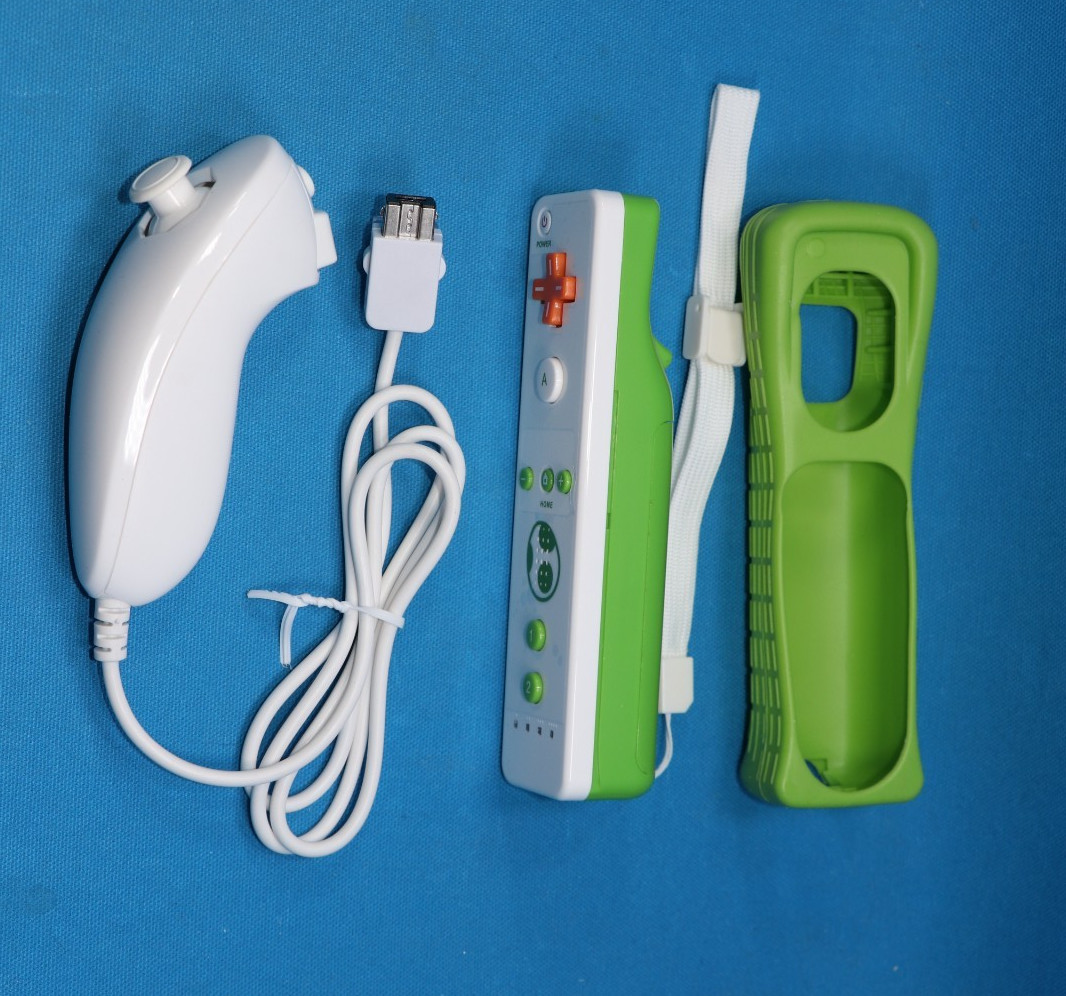 CONTROLLER & NUNCHUCK FOR NINTENDO WII WII U YOSHI DESIGN WITH MOTION PLUS – NEW