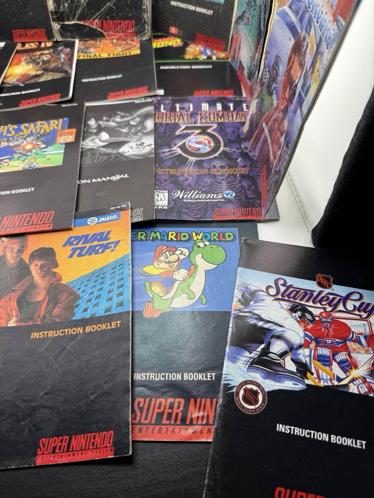 Super Nintendo SNES Original Manuals Instruction Booklet Lot 25x + Super Metroid