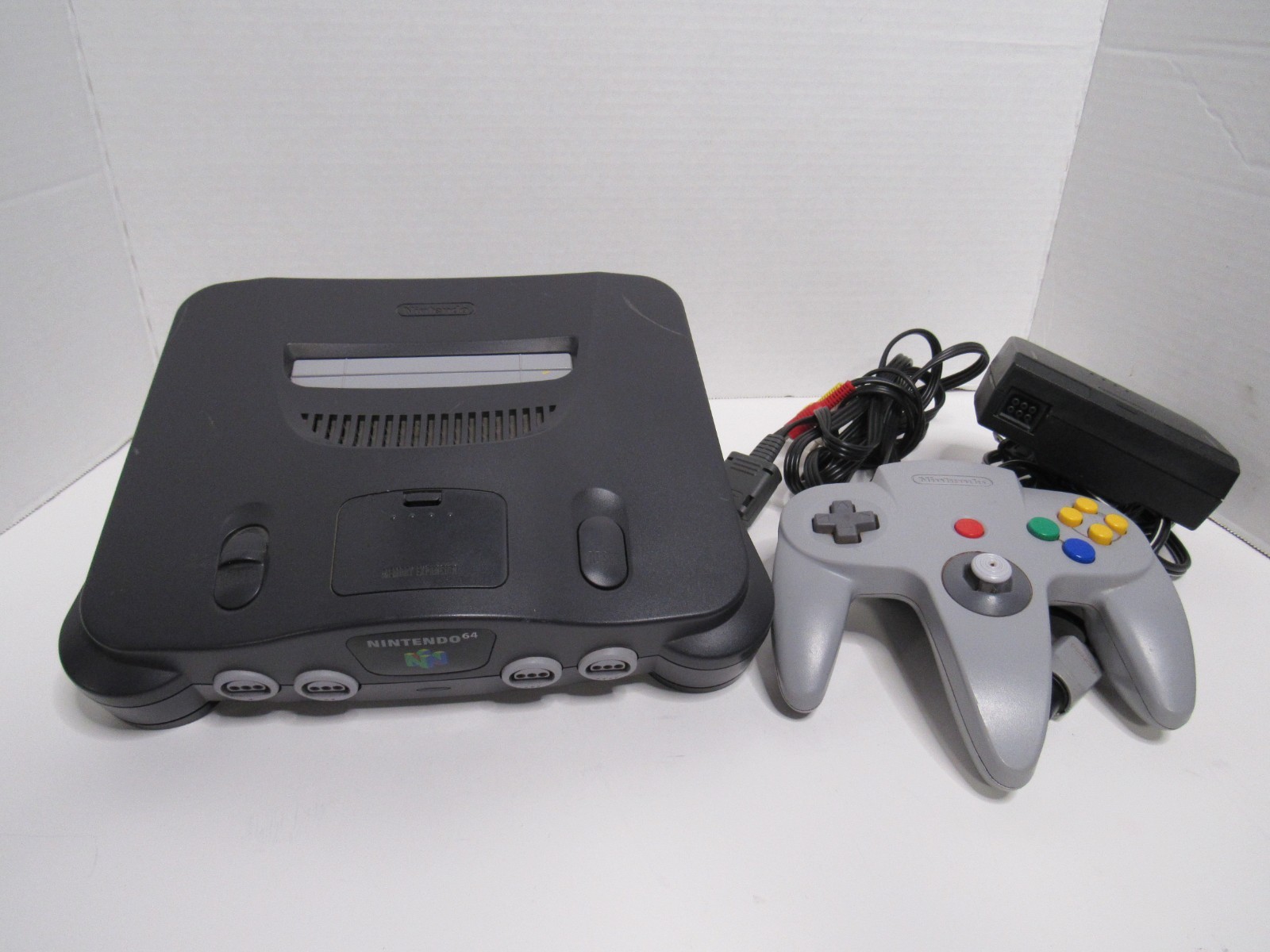 Nintendo 64 N64 Console Bundle Controller Cables Tested Working + Random Game