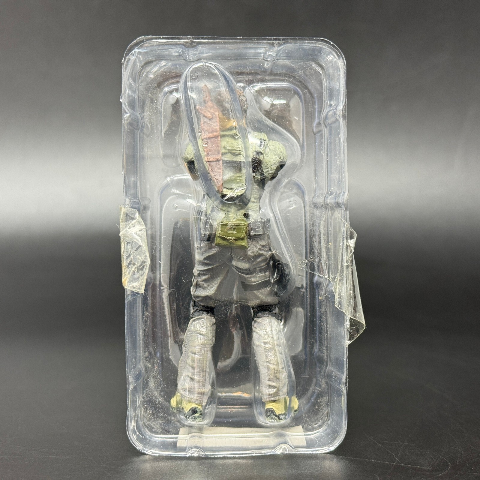 Resident Evil 5 Collector’s Edition 3″ Chris Redfield Action Figure *BROKEN* 1a
