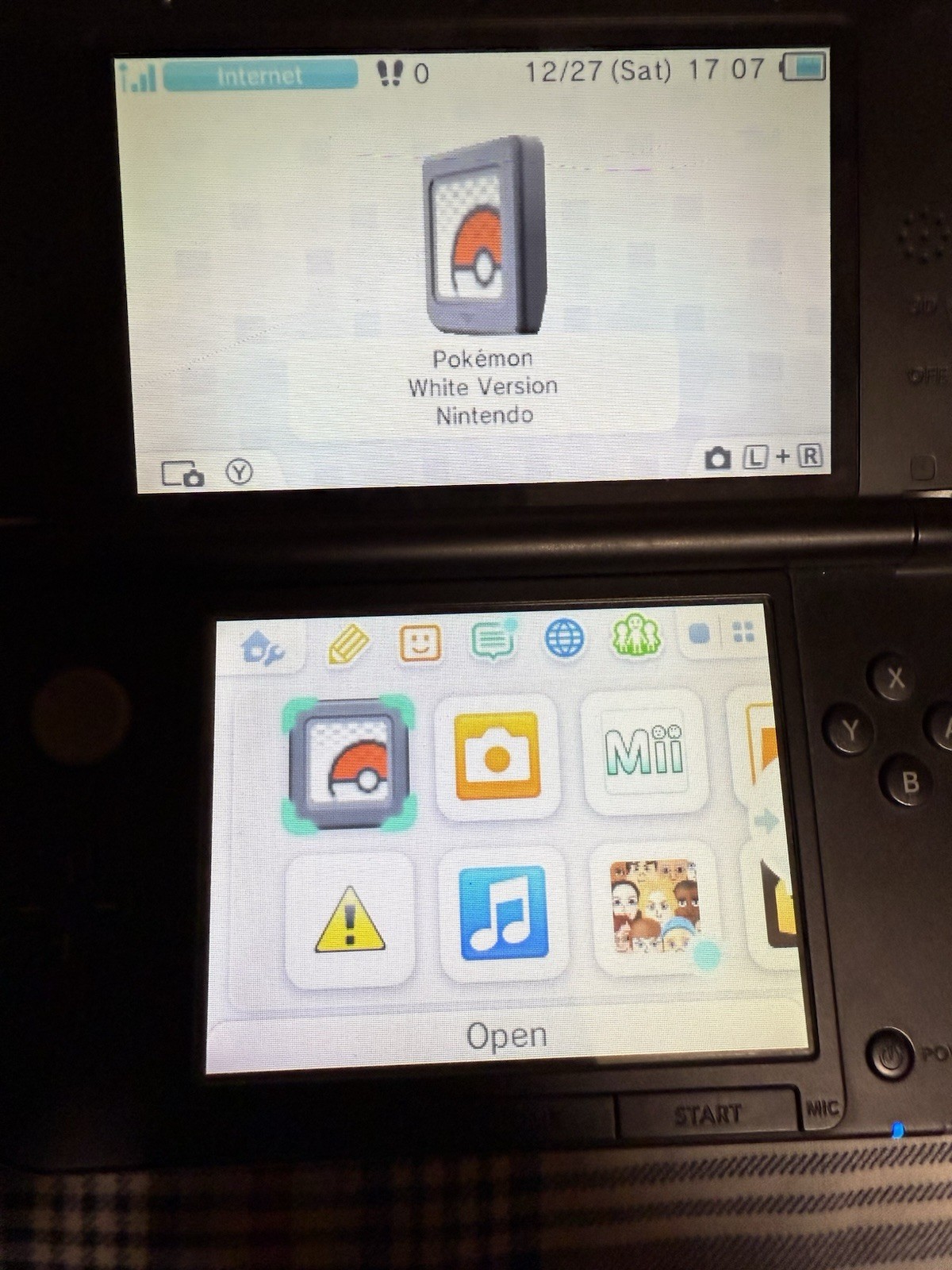 Pokemon Black and White, AUTHENTIC & TESTED. Has Case, Cart & manual In Picture
