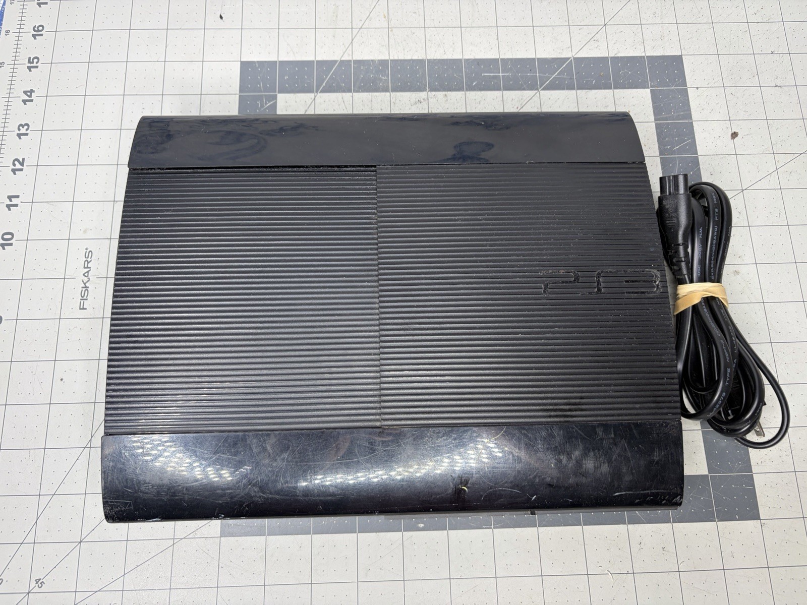 Sony PlayStation 3 PS3 Super Slim Console CECH-4001B For Parts Repair, read (M2)