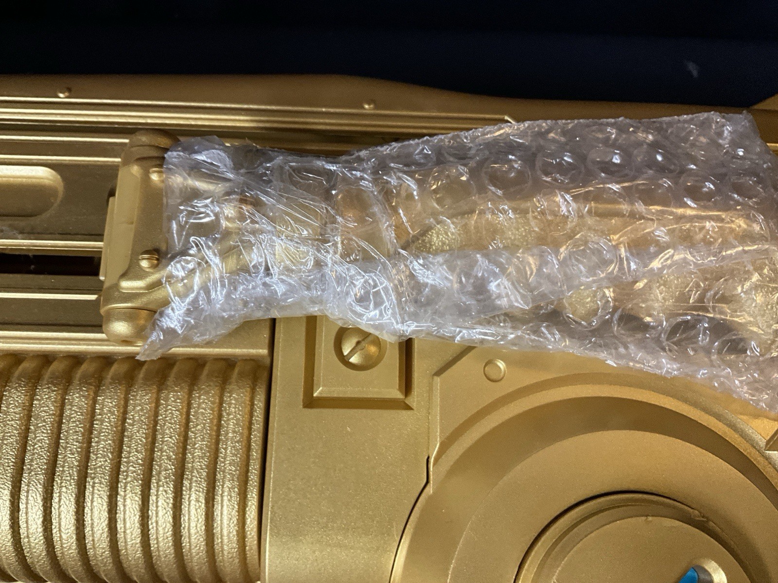 Gears Of War Life-Size Gold Lancer Assault Rifle Replica