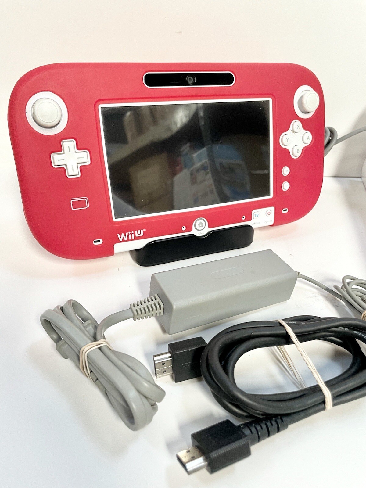 Nintendo Wii U 8GB White Gaming Console Gamepad WUP-001(02) W/ Downloaded Games