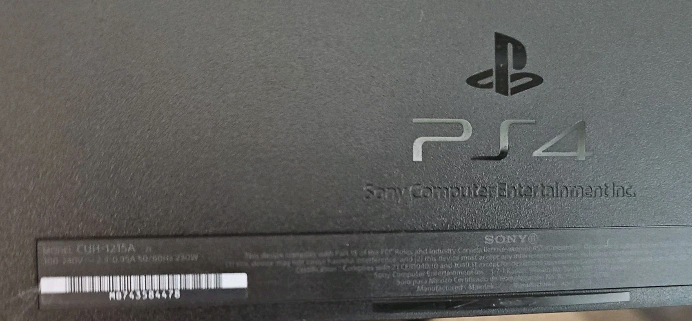 WORKING Sony Playstation 4 500GB PS4 FAT Console 2 Controllers 4 Games CUH-1215A