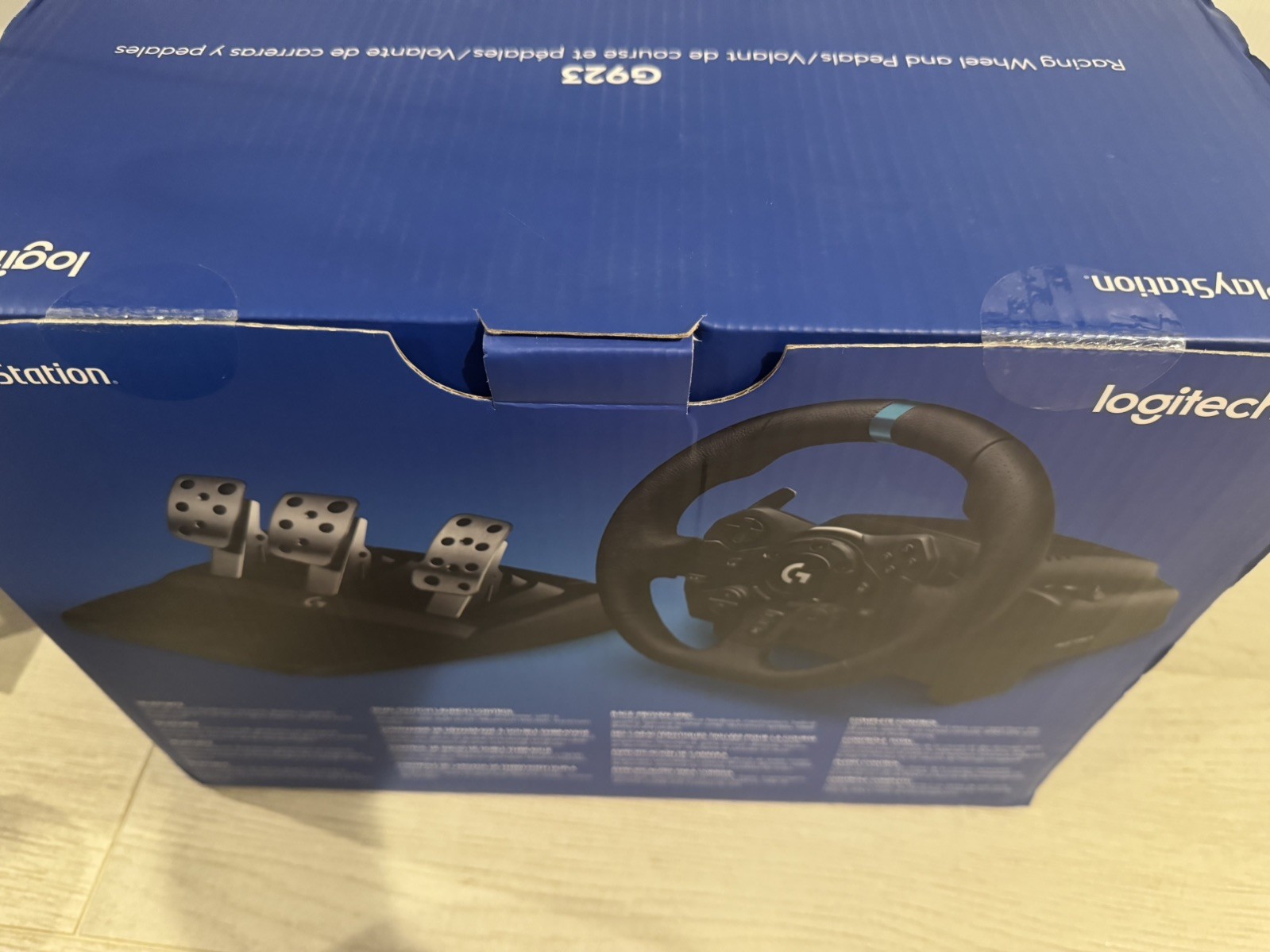 Logitech G923 Racing Wheel and Pedals – Black (DAMAGED BOX BUT NEVER USED).