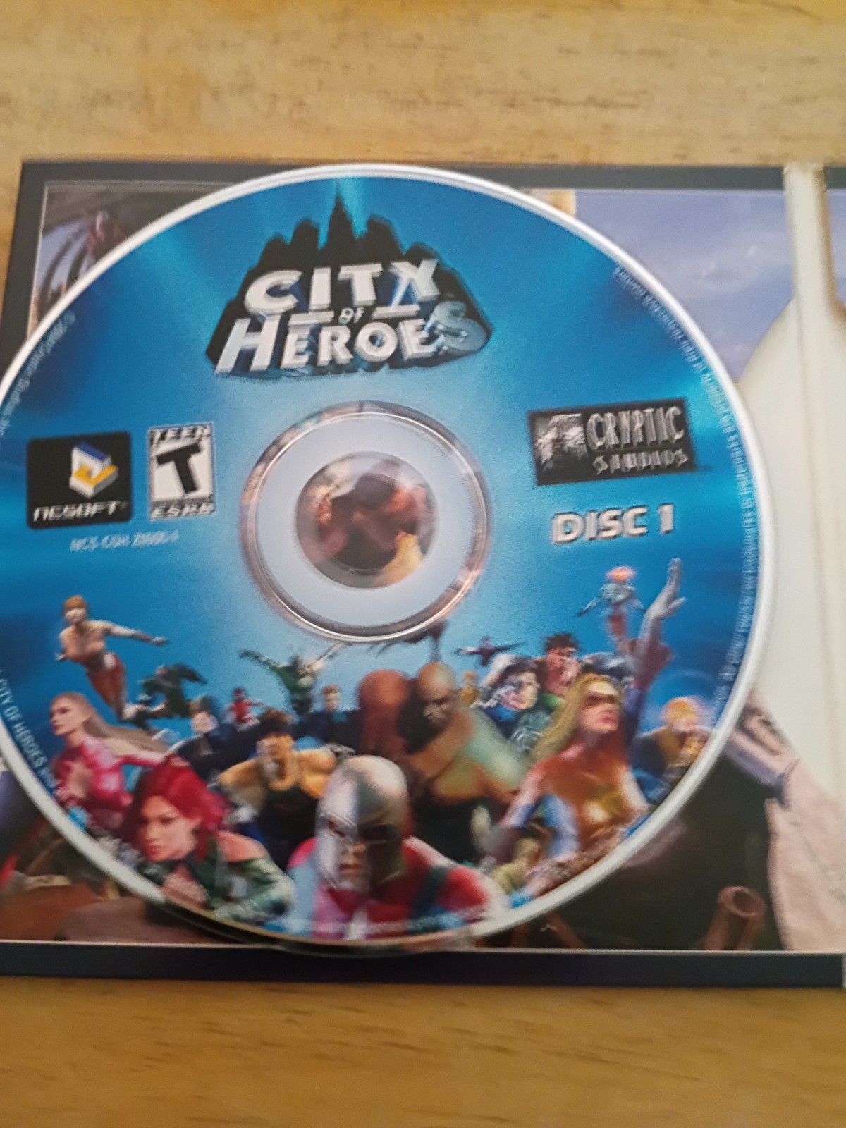 Vintage 2004 City of Heroes PC- Game Big Box Edition (Ncsoft Cryptic )