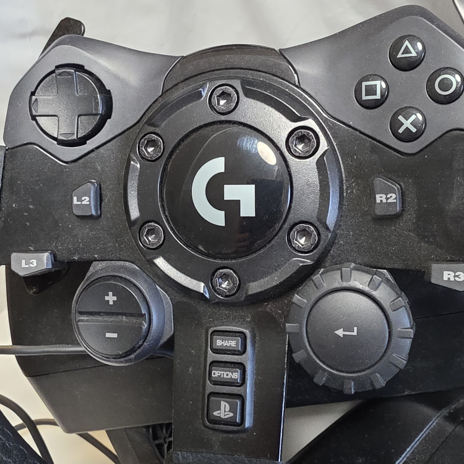 Logitech G923 Racing Wheel and Pedals Playstation 4 & PC