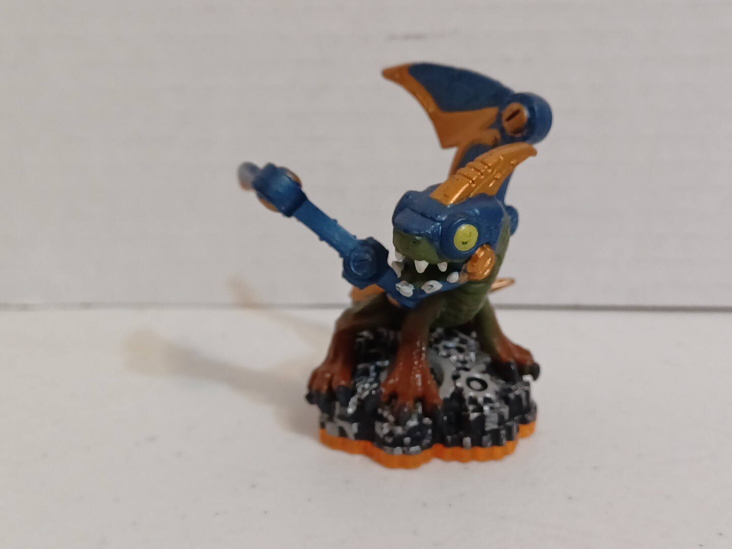 Skylander’s Giants Drobot LightCore Wing Dragon Playable Figure Toy Activision