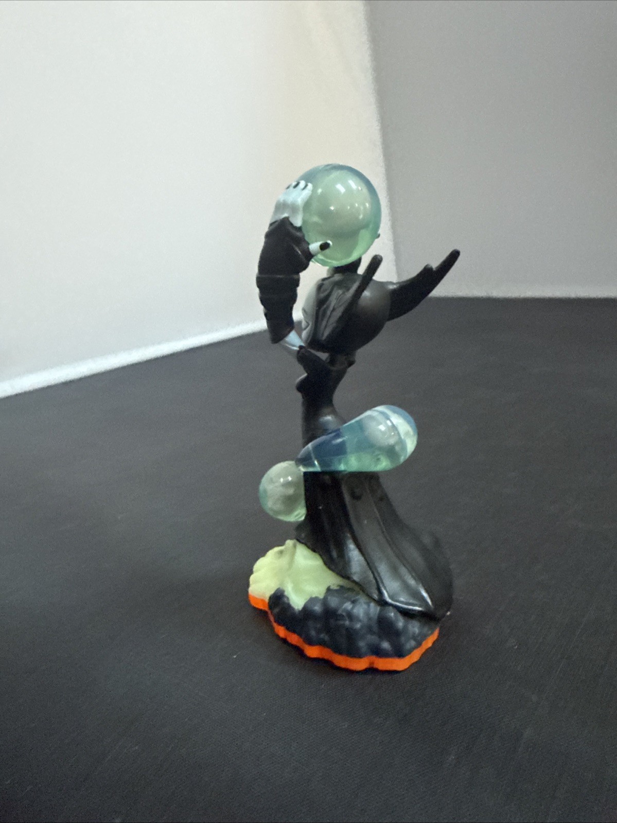 Skylanders Giants: Series 2 – Hex Lightcore Undead Figure Activision Toy W1139A