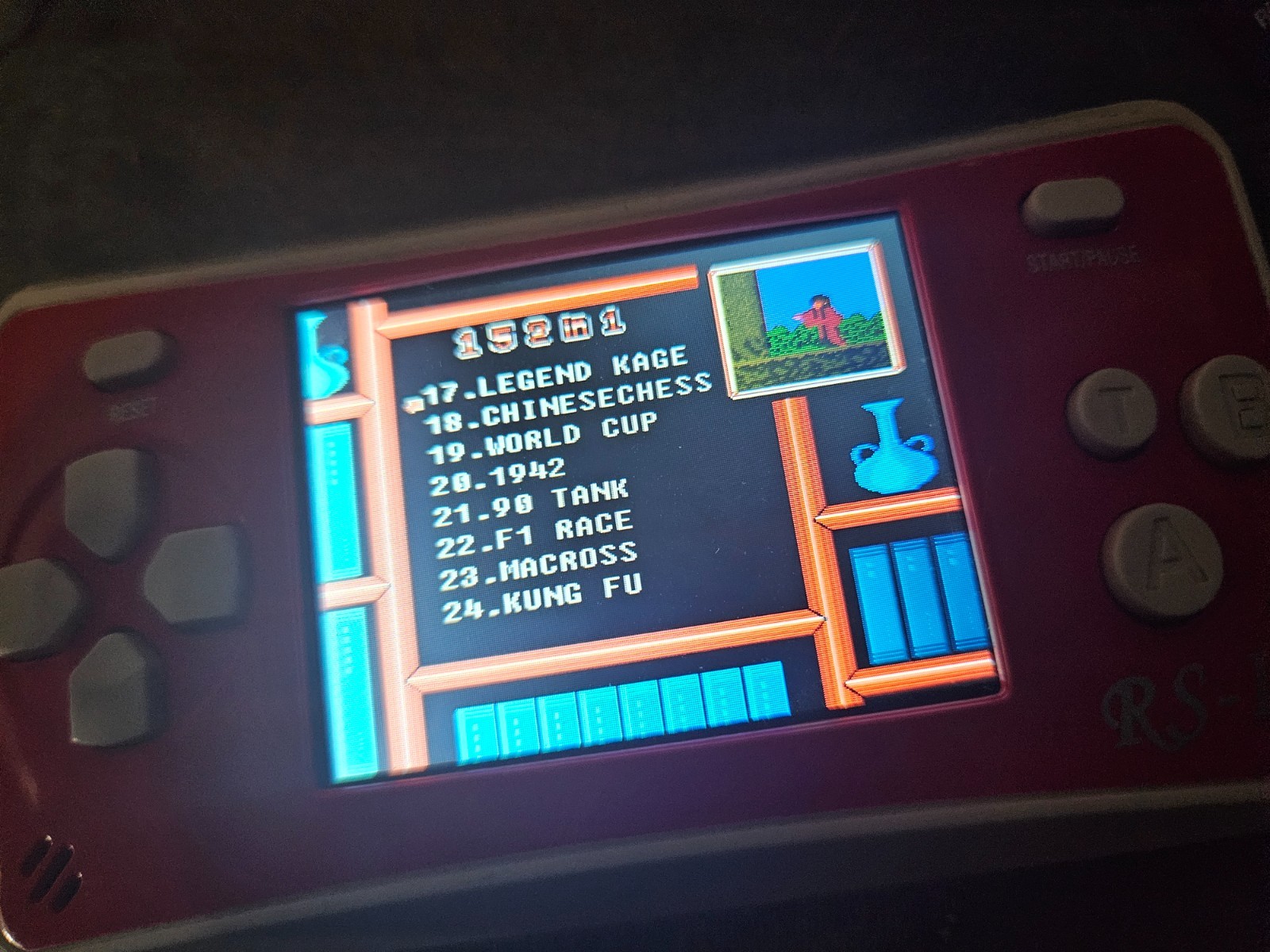 152 in 1 RS-1 – RARE VINTAGE-STYLE HANDHELD VIDEO GAME CONSOLESMB PORTABLE RS-I