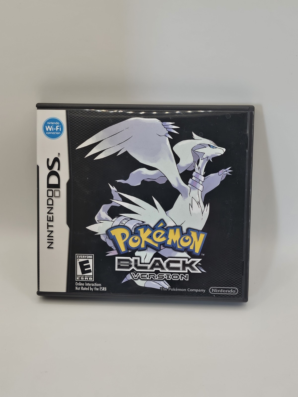 Pokemon Black Version Complete in Box Nintendo DS