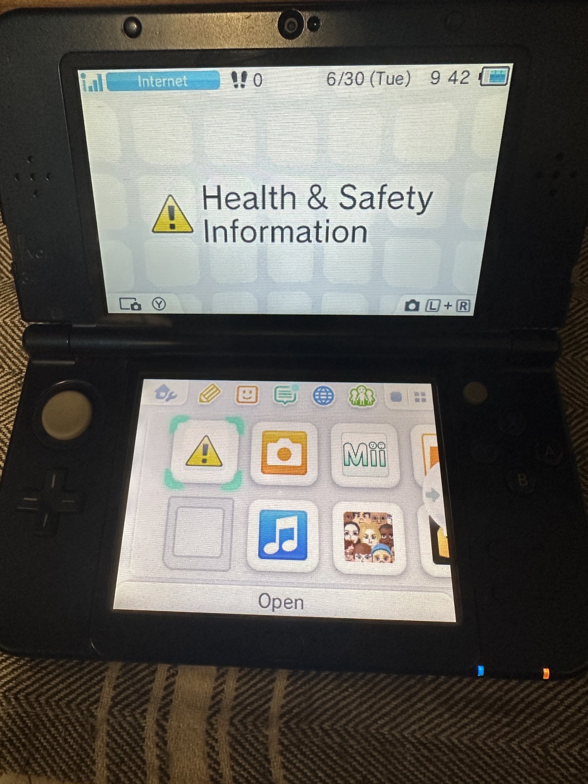 Nintendo New 3DS XL LL | English | Charger | Stylus | US Seller – Ship in 1-DAY