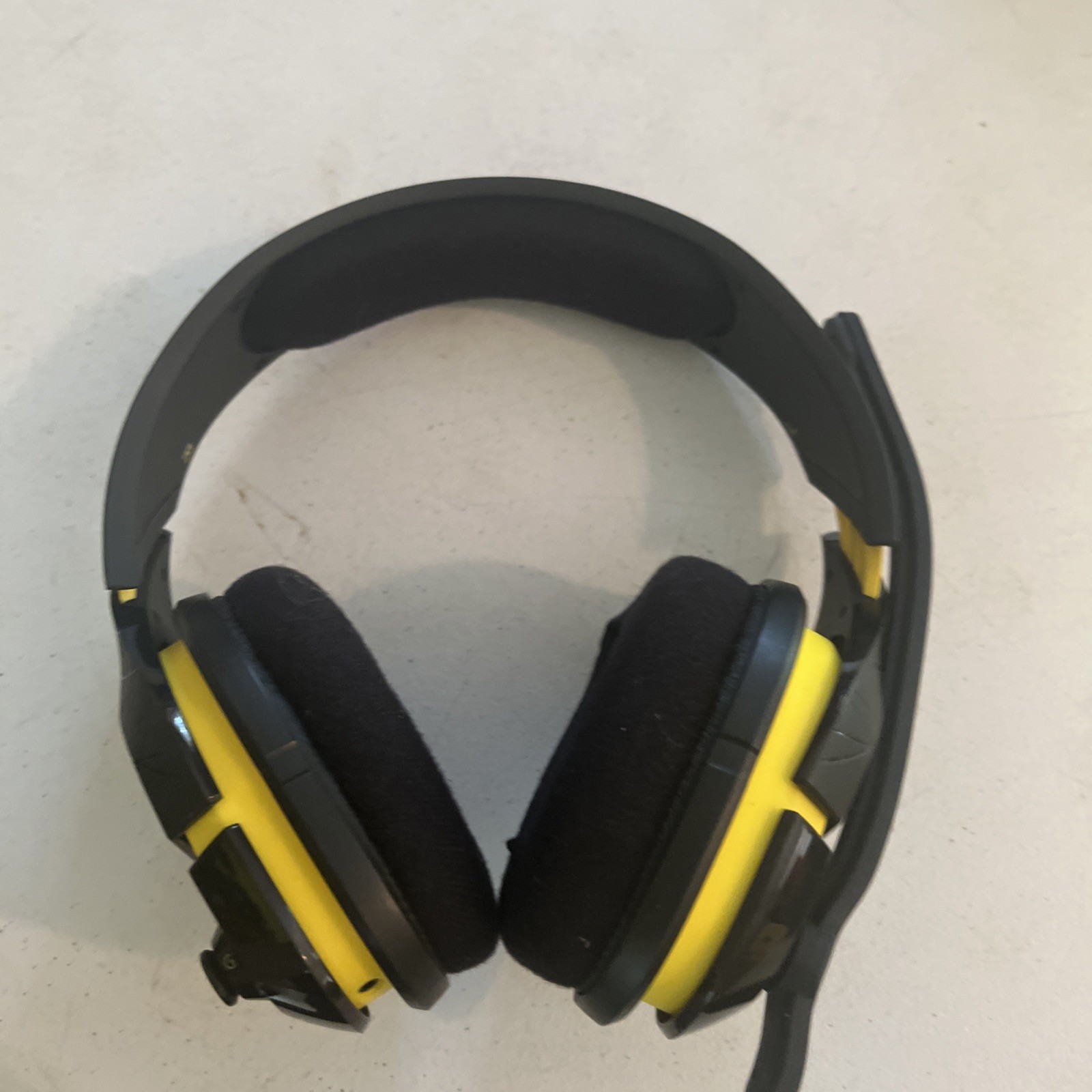 Black/Yellow Skullcandy PLYR 2 Wireless Gaming Headset
