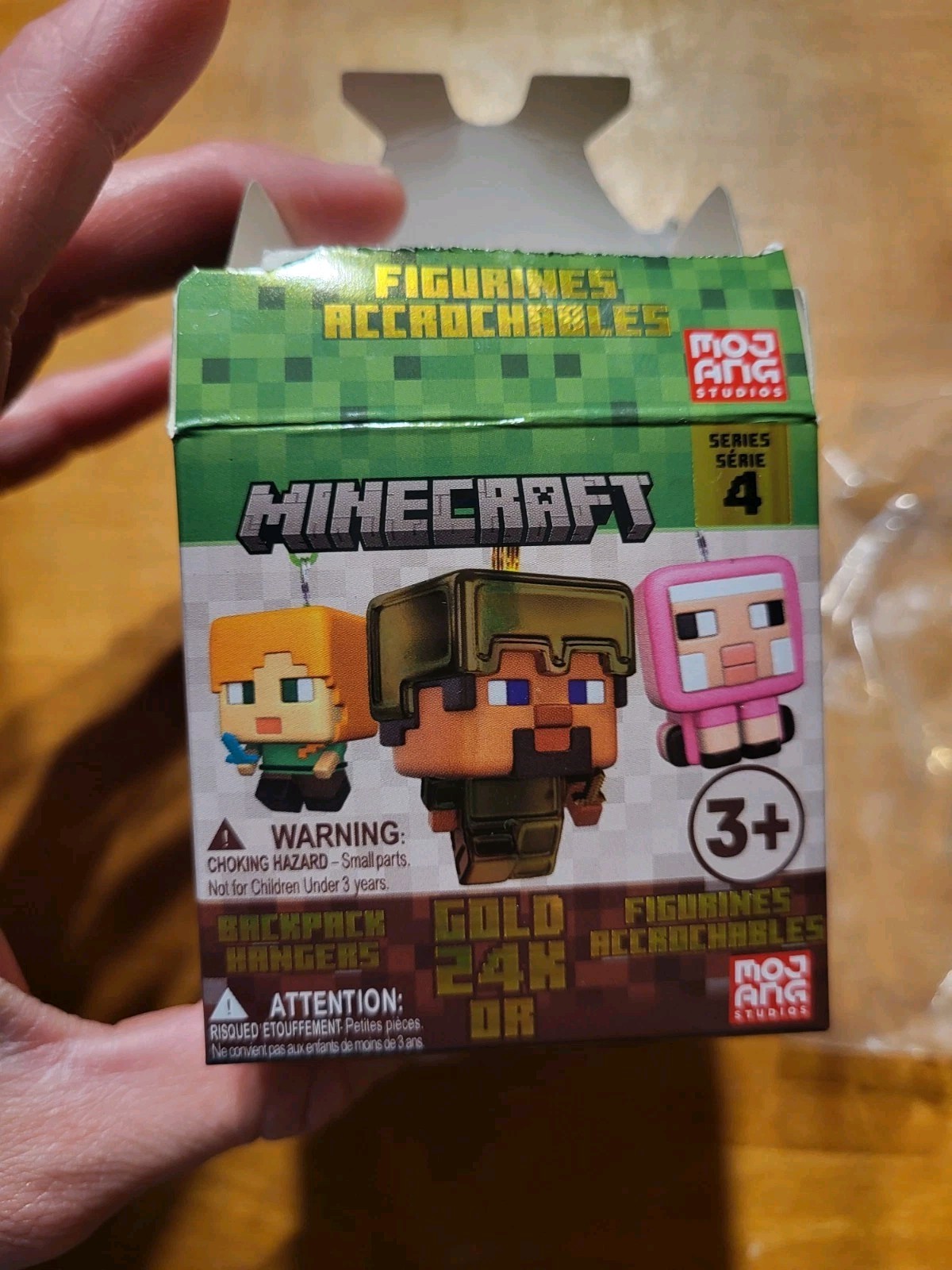 Minecraft GOLD ARMOR STEVE 24K Chase Backpack Hangers Series 4 Mojang RARE