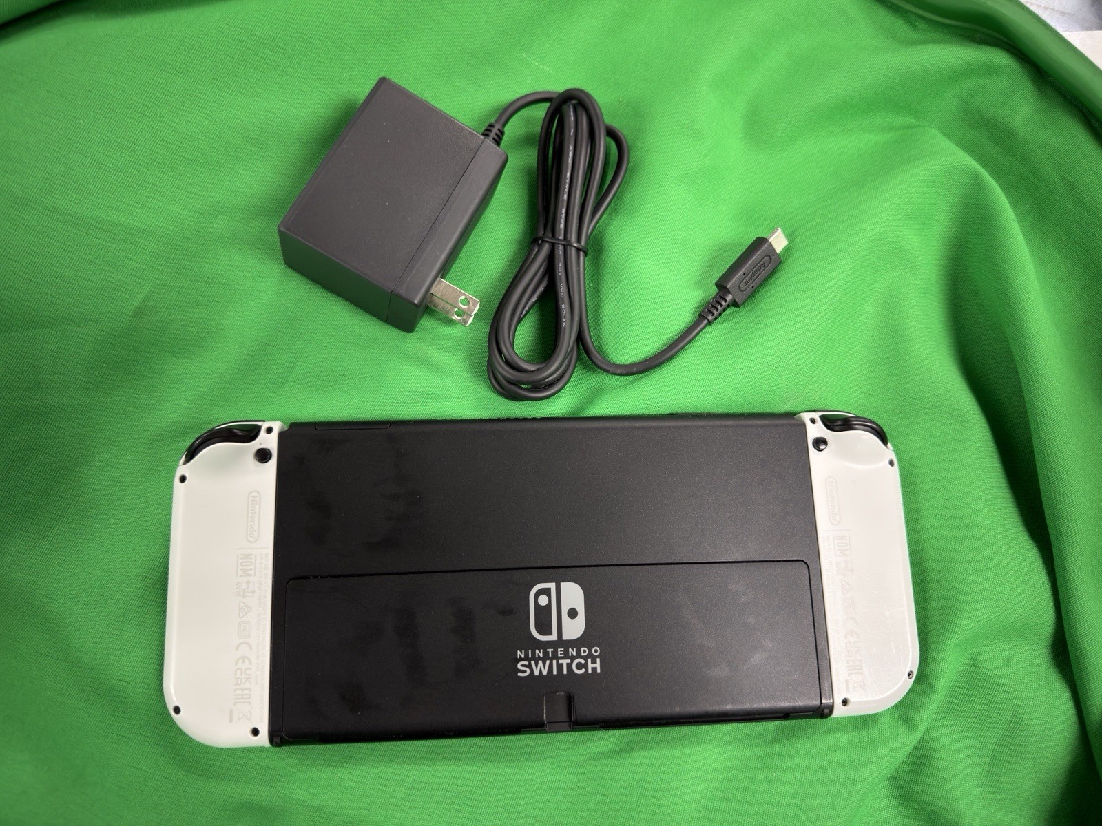 Nintendo Switch OLED – Console w/Charger