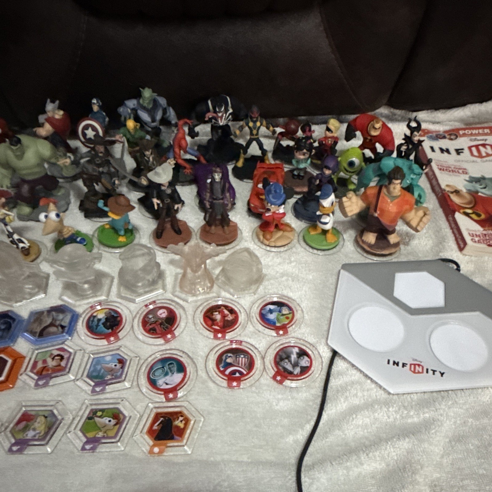 Disney Infinity 2.0 Xbox 360 Lot: Figures, Power Discs, 2 Base Portals + Game
