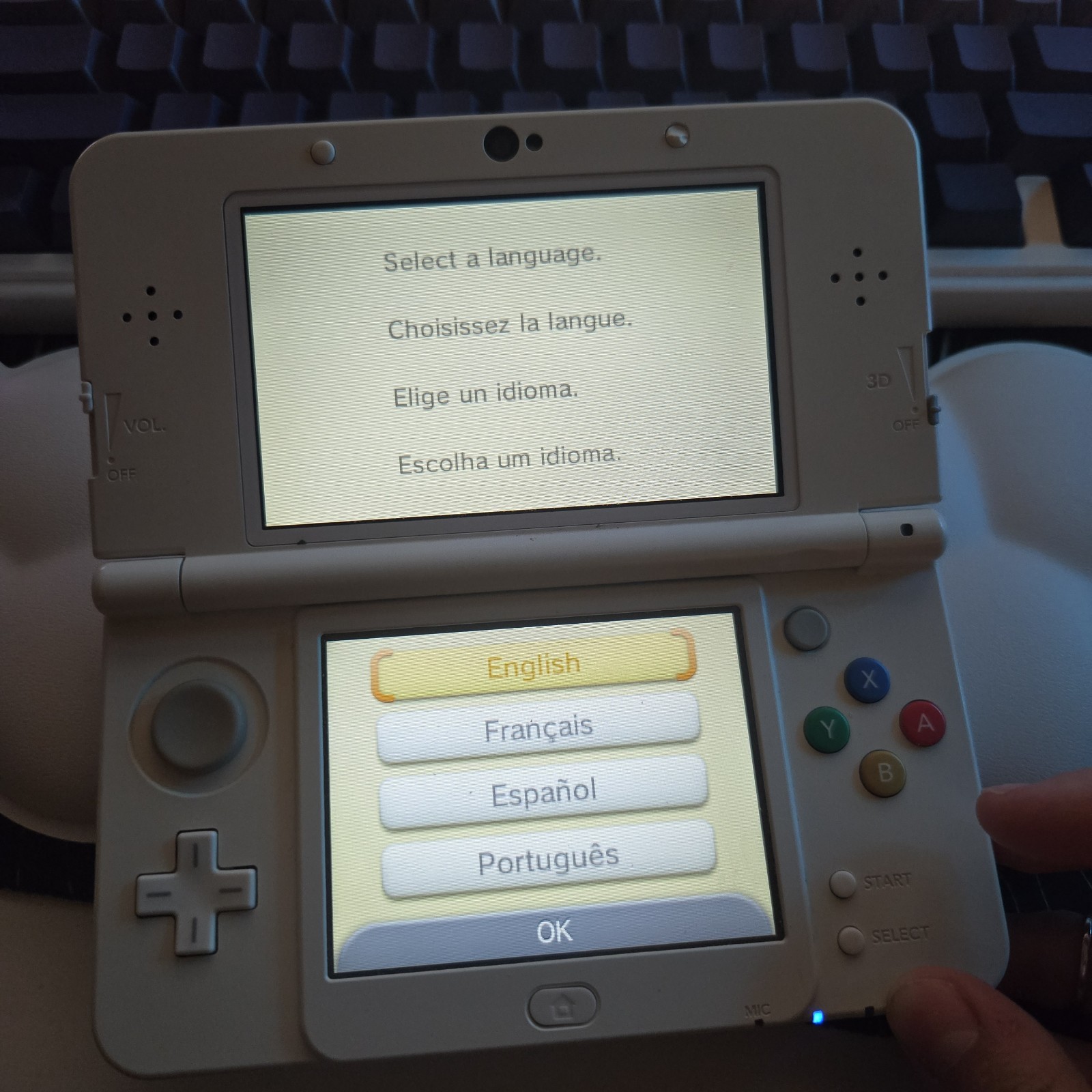 Nintendo New 3DS Super Mario Edition Handheld System – White TESTED No Stylus