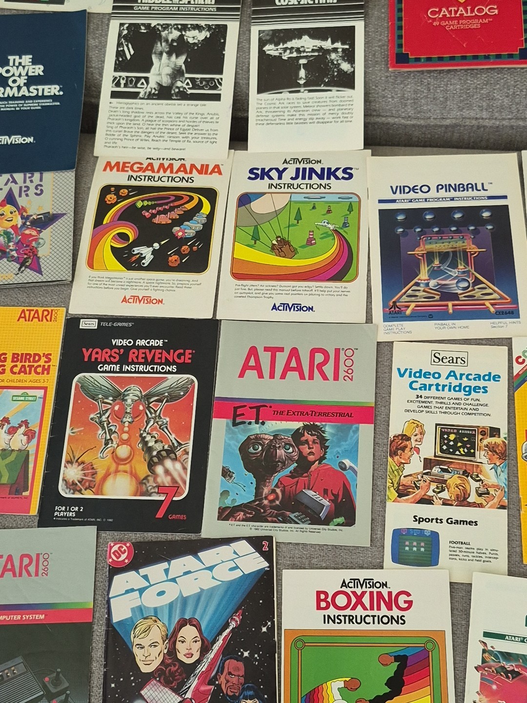Huge Lot Of Atari 2600 Manuals & Catalogs Vintage Assorted. Good Condition.
