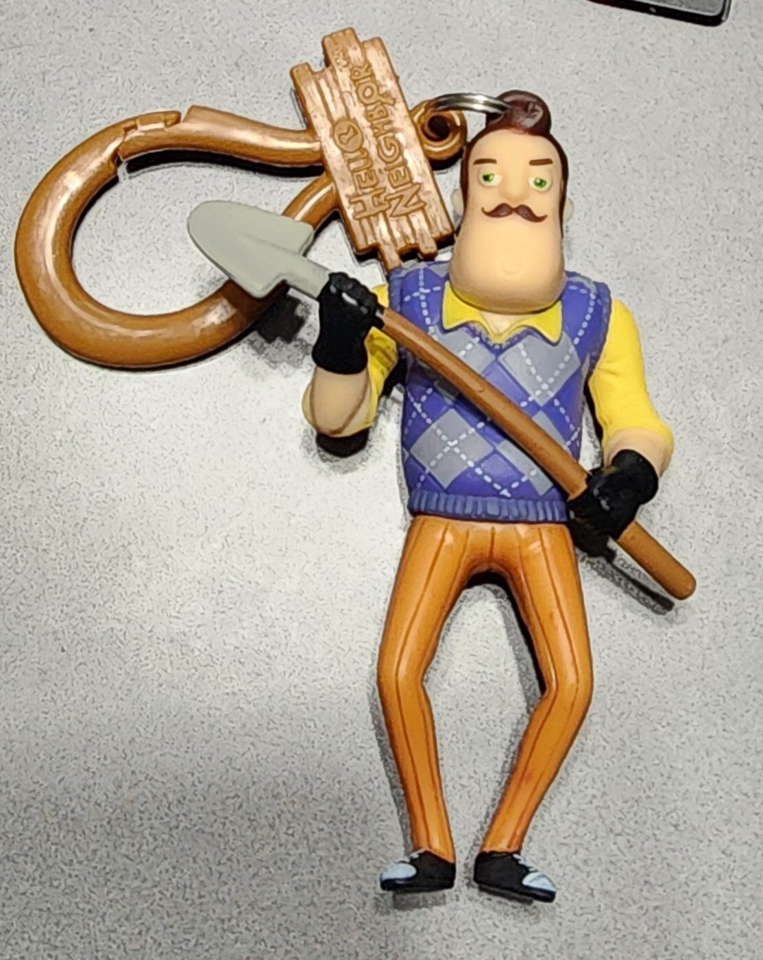 New Hello Neighbor Backpack Hanger Clip Shovel Neighbor
