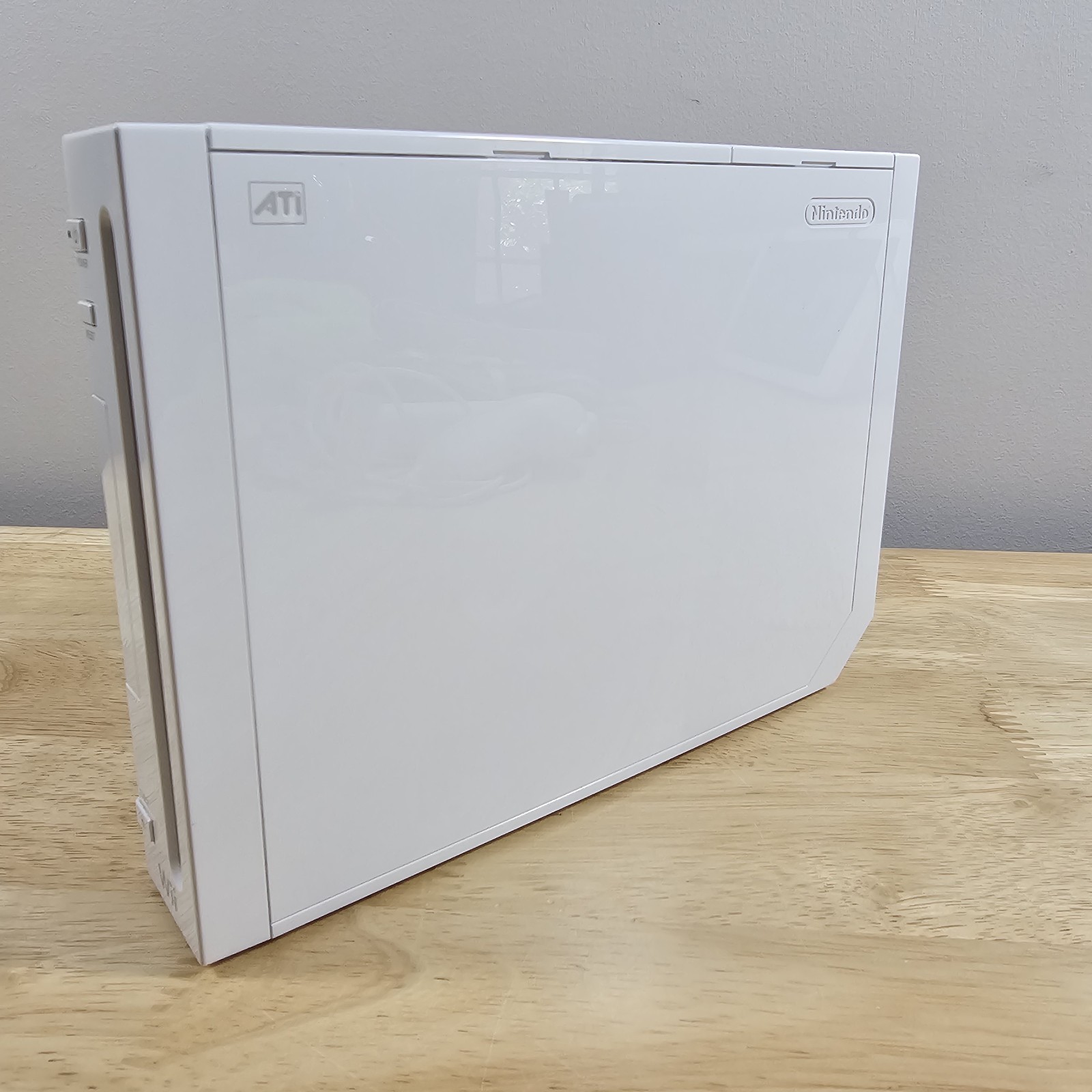 Nintendo Wii Game Console RVL-001 Bundle, USA Version, White