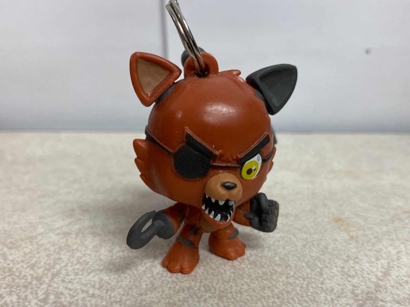 Lot 2 Keychain Backpack Hanger Clip Golden Freddy Foxy Five Nights at Freddy’s