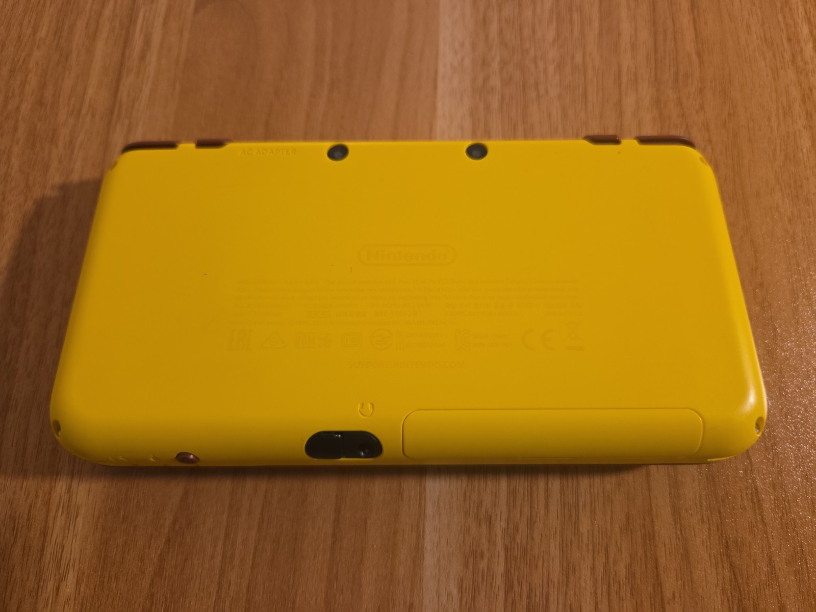 Nintendo 2DS LL XL Pikachu Edition Console Excellent Condition