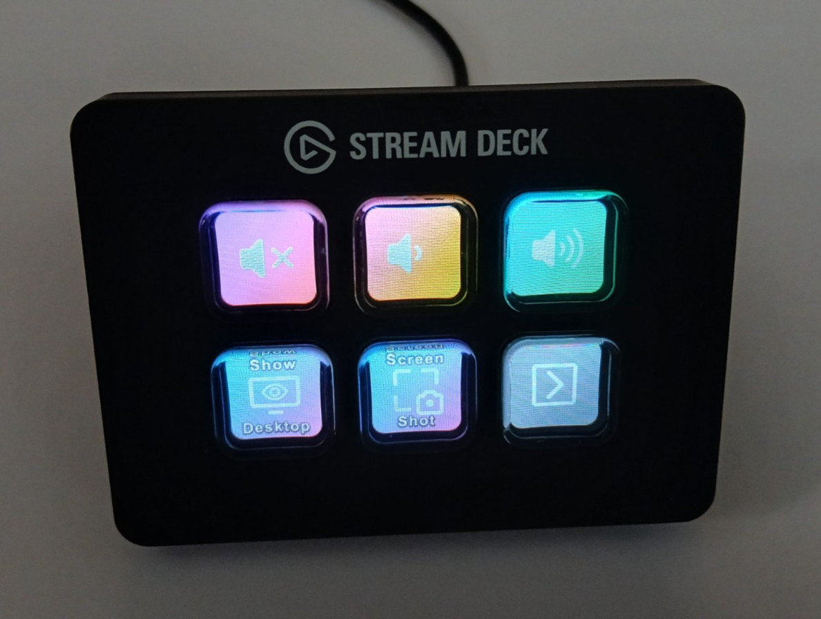 Elgato Stream Deck Mini 6-Key USB Custom LCD Studio Controller (Model 20GAI9901)